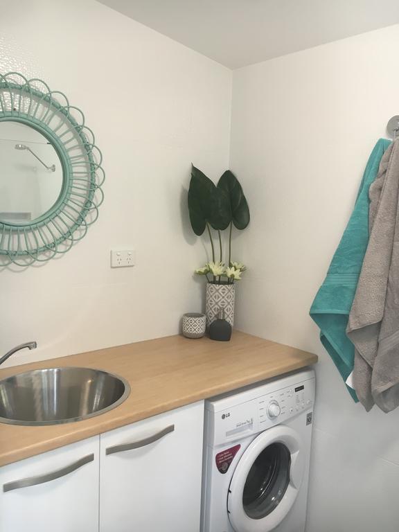 Отель Brodie Beach Bungalow Кофс-Харбор Экстерьер фото